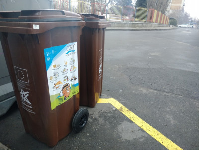 Община Бургас започна поставянето на кафяви кофи за разделно събиране на биоразградими отпадъци