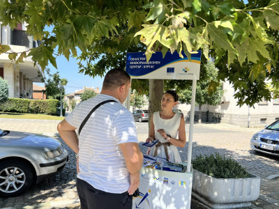 Екипът на ОИЦ - Бургас запозна жителите на град Средец с възможности за европейско финансиране