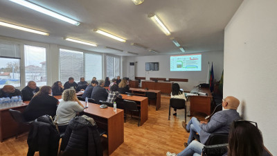 Начална пресконференция