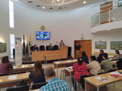 ОИЦ – ВЕЛИКО ТЪРНОВО ПРОВЕДЕ ИНФОРМАЦИОНЕН ДЕН В ОБЩИНА ПАВЛИКЕНИ