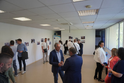 Фотоизложбата „15 години ОИЦ, 15 истории“ беше открита във Велико Търново