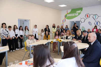 ОТКРИХА НОВ УЧИЛИЩЕН STEM ЦЕНТЪР В МАДАН