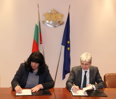 Minister Dimov signed a contract for a composting plant in Hissarya Municipality