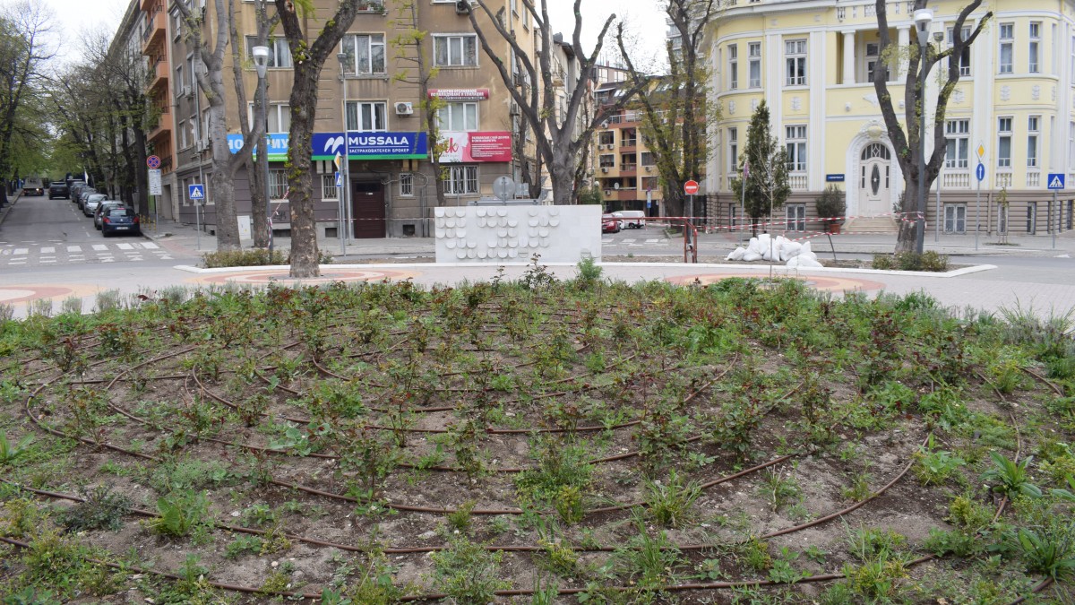 ВОДНО ОГЛЕДАЛО ЩЕ КРАСИ ШИШКОВАТА ГРАДИНКА ВЪВ ВАРНА