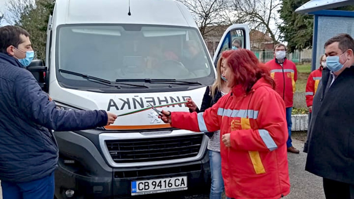 ФИЛИАЛЪТ НА СПЕШНА ПОМОЩ ВЪВ ВЪЛЧИ ДОЛ ПОЛУЧИ НОВА ЛИНЕЙКА ПО ЕВРОПРОЕКТ