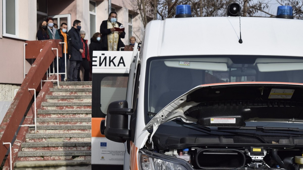 ФИЛИАЛЪТ НА СПЕШНА ПОМОЩ В БЕЛОСЛАВ ПОЛУЧИ НОВА ЛИНЕЙКА ПО ЕВРОПРОЕКТ