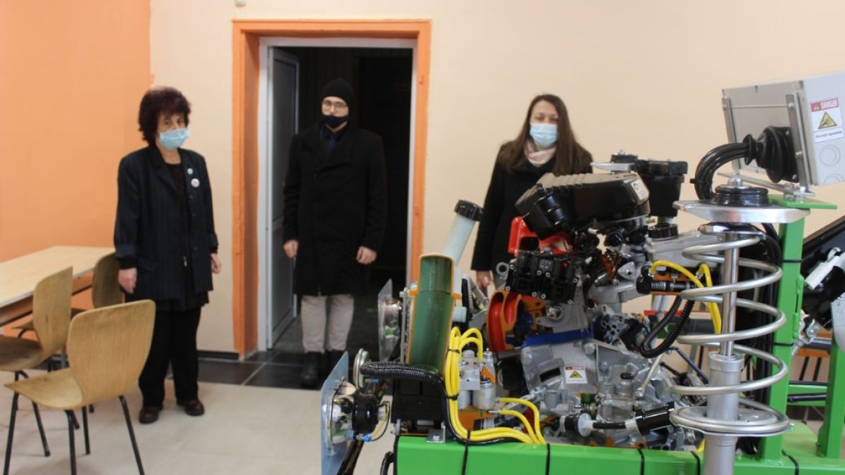 Професионално училище в Разград обнови автосервиза си по европроект