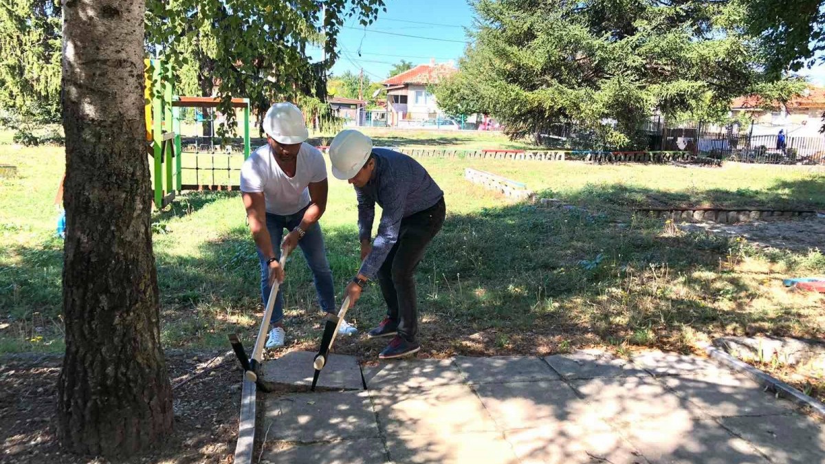 ОФИЦИАЛНО ДАДОХА СТАРТ НА РЕМОНТА НА ДГ „БУРАТИНО“ В СУВОРОВО