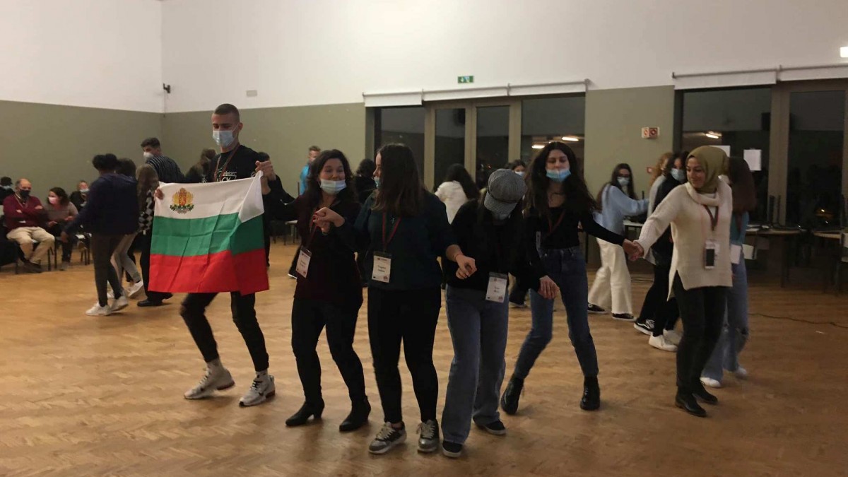 Българско хоро - Проект по програма "Еразъм+"