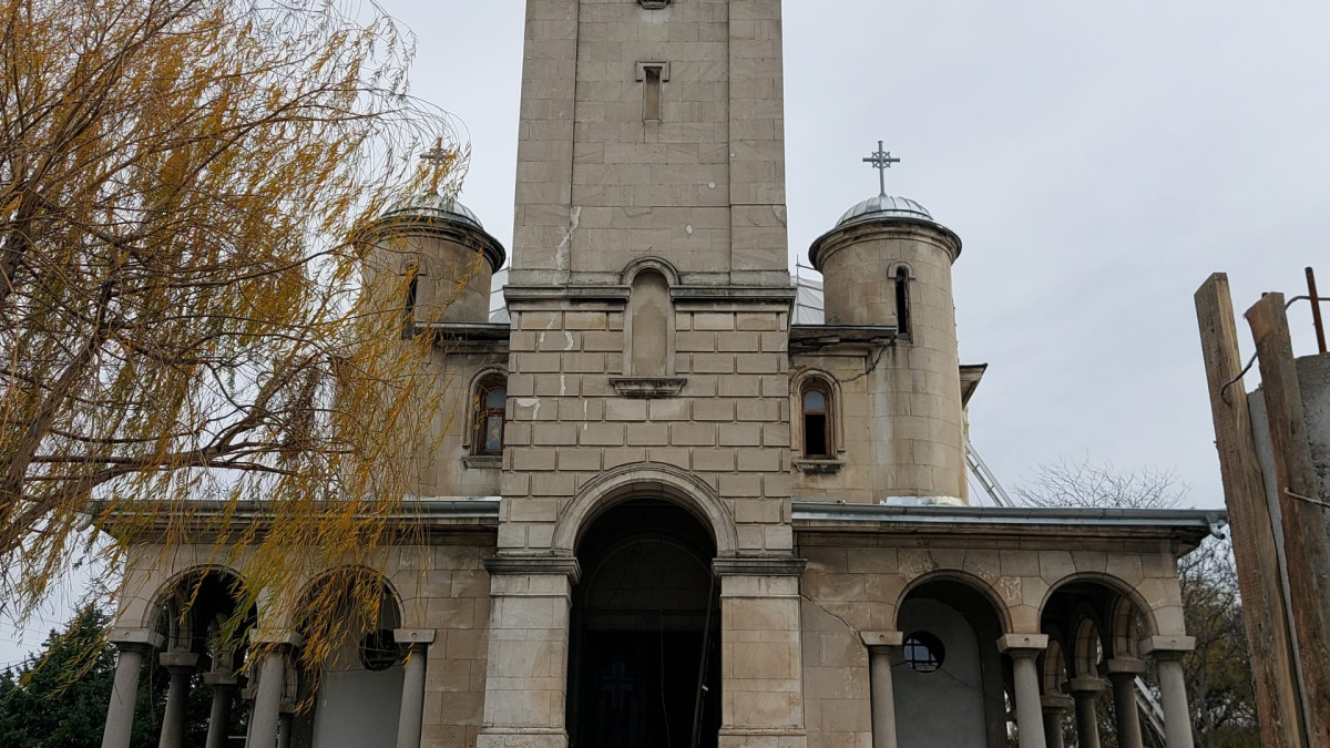 4. Русенският храм "Св. Петка" по време на ремонта 