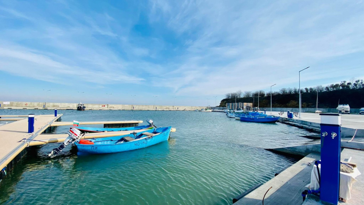 ЛОДКОСТОЯНКАТА В „КРАЙМОРИЕ“ ВЕЧЕ Е НАЙ-МОДЕРНОТО СЪОРЪЖЕНИЕ ЗА АКОСТИРАНЕ В РЕГИОНА