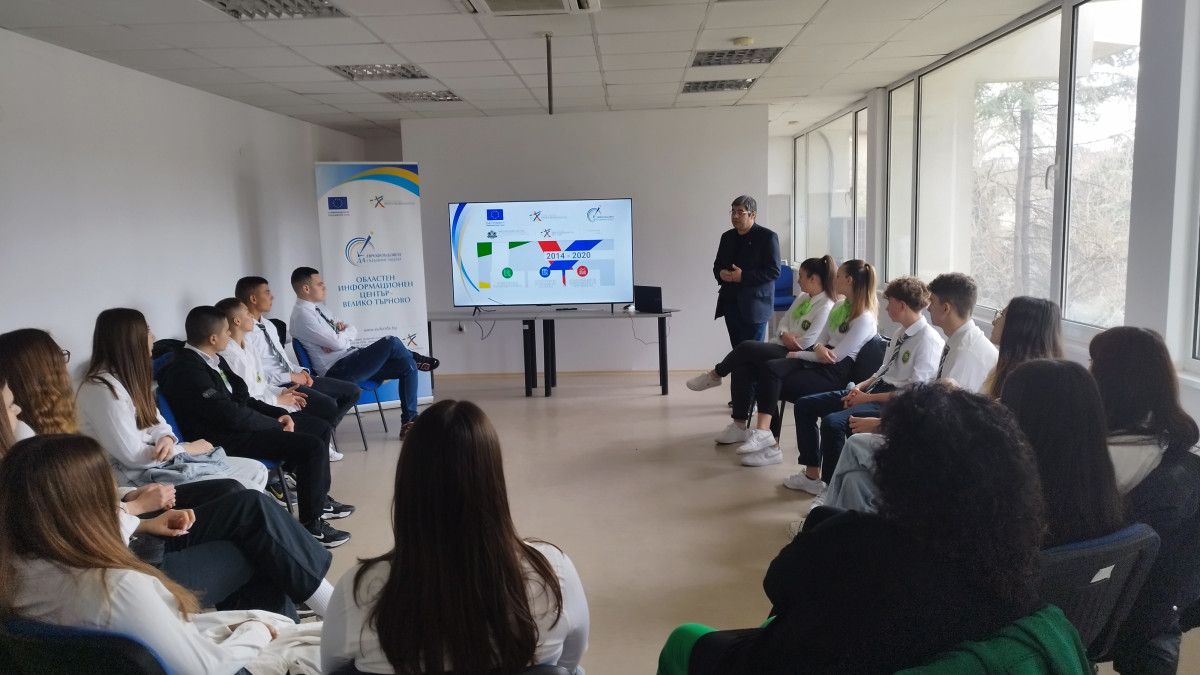 Старт на Националната кампания „ДЕТЕКТИВИ НА ЕВРОПЕЙСКИ ПРОЕКТИ“ в ОИЦ-Велико Търново