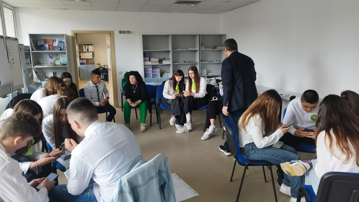 Старт на Националната кампания „ДЕТЕКТИВИ НА ЕВРОПЕЙСКИ ПРОЕКТИ“ в ОИЦ-Велико Търново