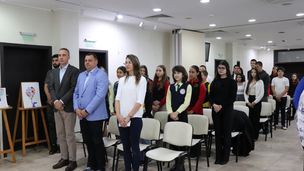 На 9 май по повод отбелязването на Деня на Европа, се проведе конкурс на тема „Европа през моя поглед“