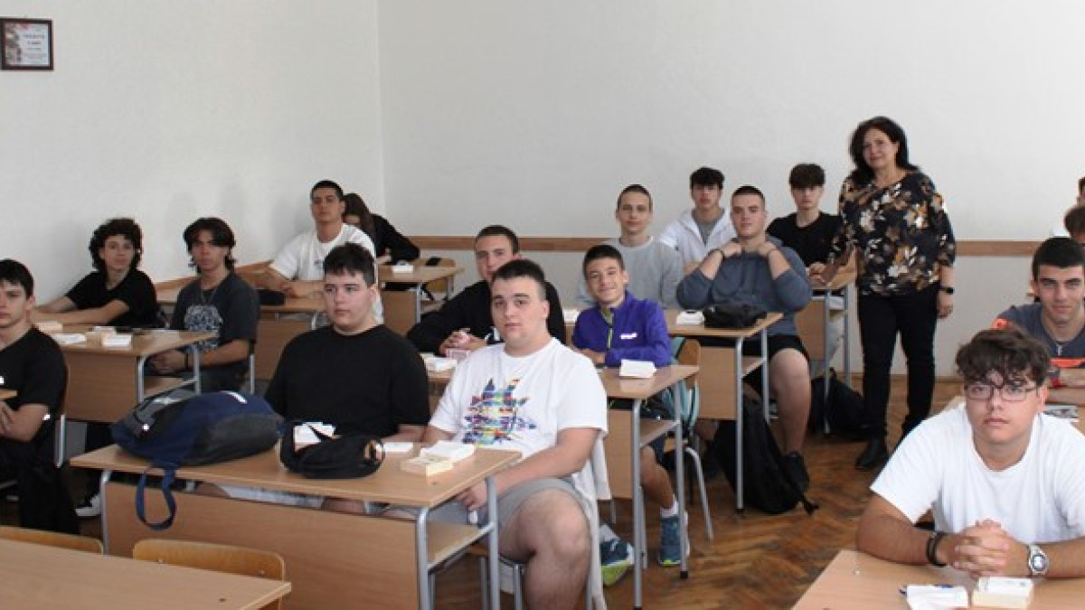 Инфо-среща в НПТГ "Ш.Петьофи"- Разград