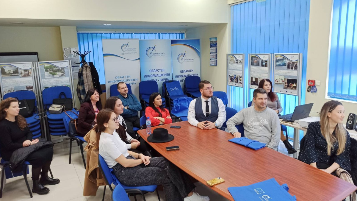 ОИЦ-Варна запозна студенти с функционалностите на ИСУН2020