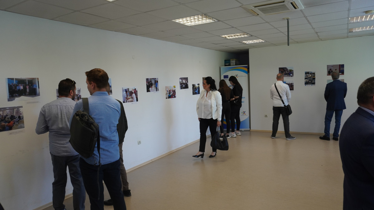 Фотоизложбата „15 години ОИЦ, 15 истории“ беше открита във Велико Търново