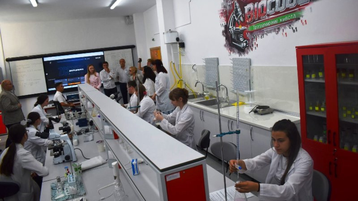 STEM център в разградско училище