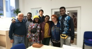 Четирима доброволци от Африка гостуват в офиса на ОИЦ - Търговище