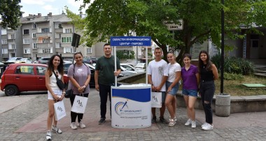 Участници в инициативата на Община Дряново - „Млад екскурзовод“ 