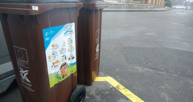 Община Бургас започна поставянето на кафяви кофи за разделно събиране на биоразградими отпадъци