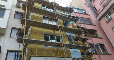 САНИРАТ ЖИЛИЩЕН БЛОК В МАДАН СЪС СРЕДСТВА ПО НПВУ