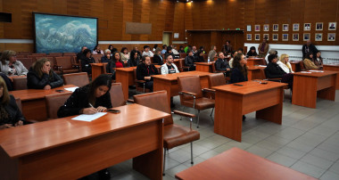 Публични обсъждания