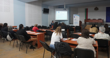 ОИЦ – ВЕЛИКО ТЪРНОВО ПРЕДСТАВИ ВЪЗМОЖНОСТИ ЗА ЕВРОПЕЙСКО ФИНАНСИРАНЕ В СВИЩОВ