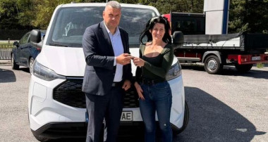 ОБЩИНА НЕДЕЛИНО ИМА НОВ ЕЛЕКТРИЧЕСКИ АВТОМОБИЛ ЗА СОЦИАЛНИ УСЛУГИ