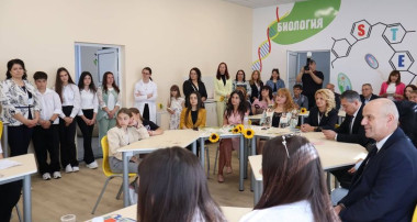 ОТКРИХА НОВ УЧИЛИЩЕН STEM ЦЕНТЪР В МАДАН