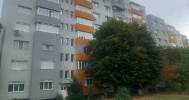 Саниран блок в Благоевград