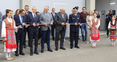 Откриване на базата край Покровник