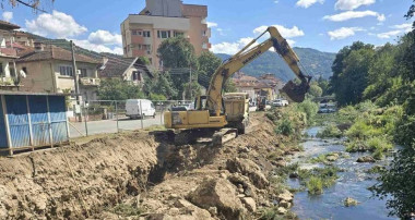 Укрепват бреговете на река Девинска с природосъобразни решения